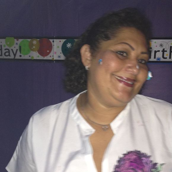 Profile Picture of Adalinda Fradera (@adalindafradera) on Poshmark