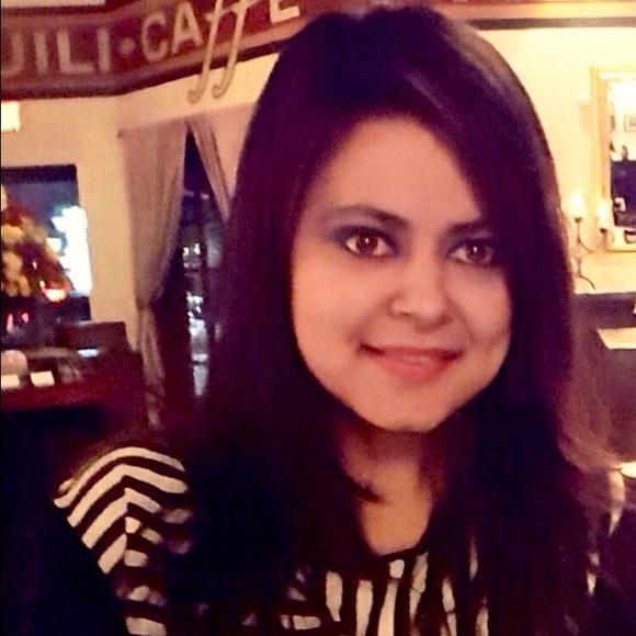 Profile Picture of Samyukta Ghimire (@samyukta09) on Poshmark