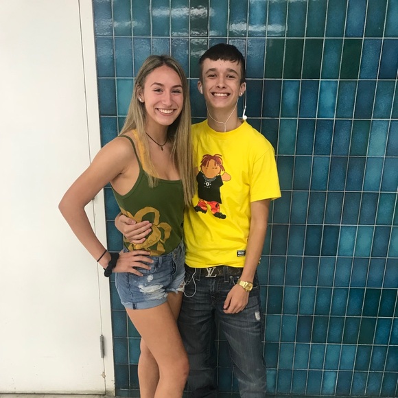 Profile Picture of Austyn Surrell (@auzzieeee) on Poshmark