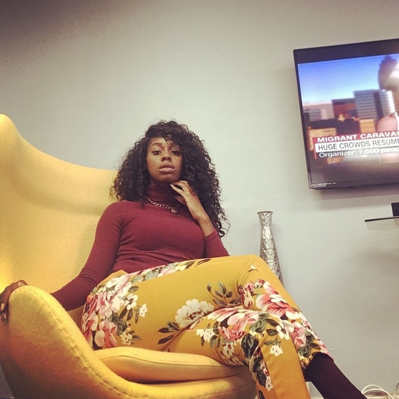 Profile Picture of Monique Richards (@monique24r) on Poshmark