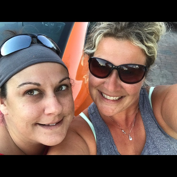 Profile Picture of Amanda Whelan (@amandawhelan) on Poshmark