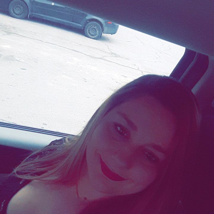 Profile Picture of Alice (@aliceattaway0) on Tiktok