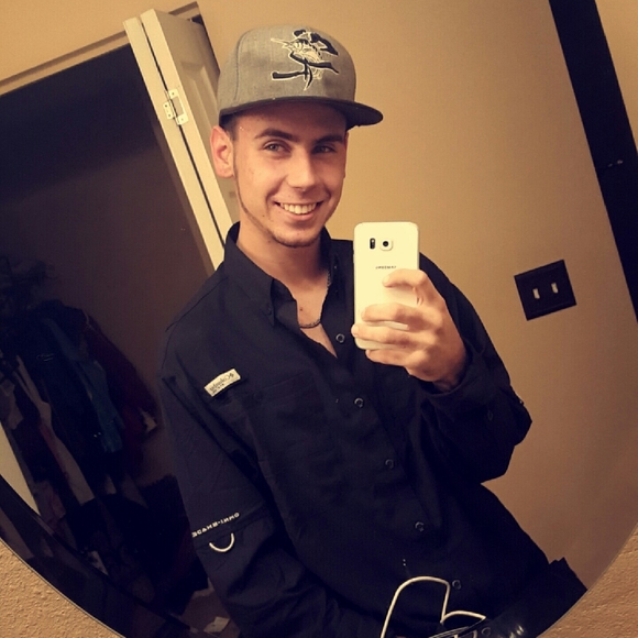 Profile Picture of Zak Vizzone (@zakvizzone) on Poshmark