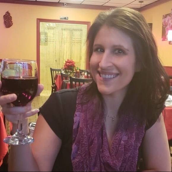 Profile Picture of Erin Kishpaugh (@kishybell) on Poshmark