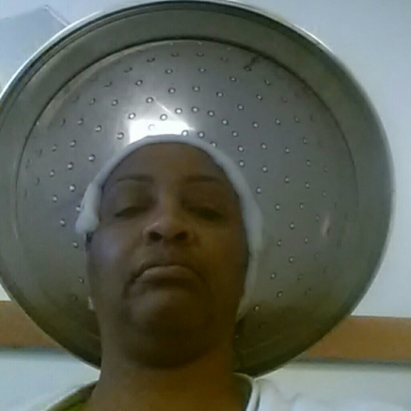 Profile Picture of Shanell Thomas (@shanell_thmas) on Poshmark