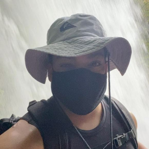 Profile Picture of Angelo Pérez (@aaperez85) on Poshmark