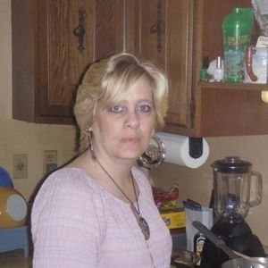 Profile Picture of Lisa Ellermann Smith Clodfelter (@ldellermann) on Myspace