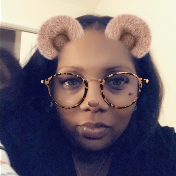 Profile Picture of Shaquana Anderson (@queen8034) on Poshmark