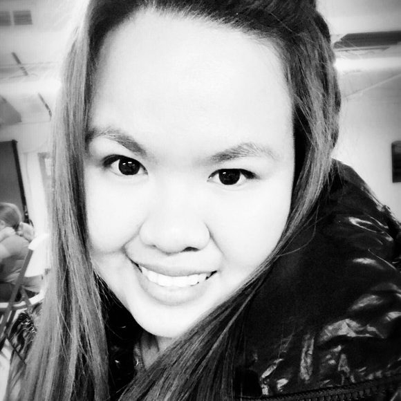Profile Picture of Krizza mae Gallo (@kreygallo) on Poshmark