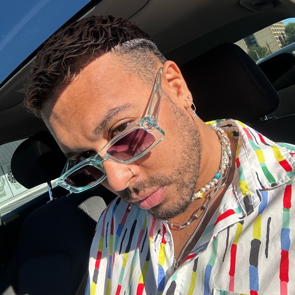 Profile Picture of Bryen Lenis (@bryan_lenis) on Poshmark