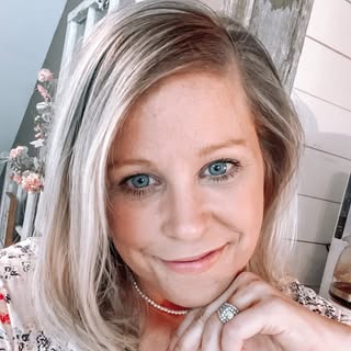 Profile Picture of Amanda Wagner (@littlesuburbanfarmhouse) on Instagram