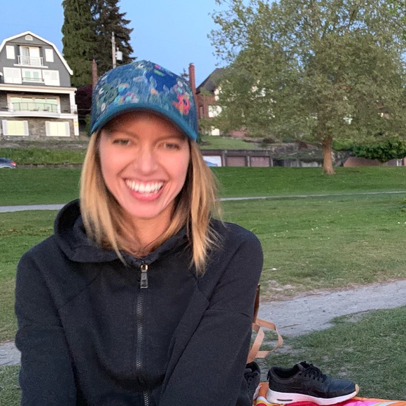 Profile Picture of Jenae Mischel (@jenaefae) on Poshmark