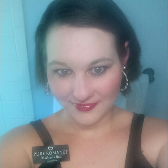 Profile Picture of Michaela Williams (@mwilliams6908) on Poshmark
