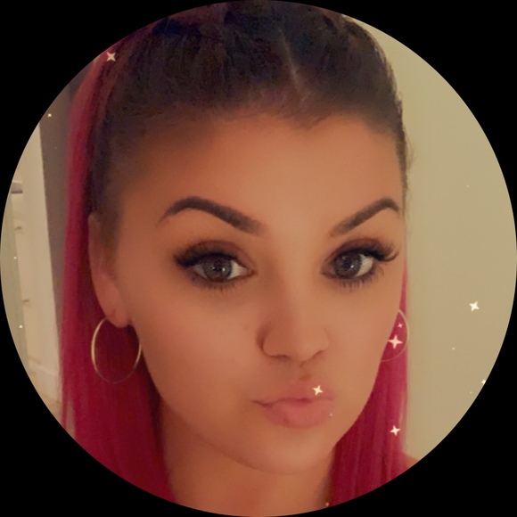 Profile Picture of Brittany Emord (@bemord08) on Poshmark