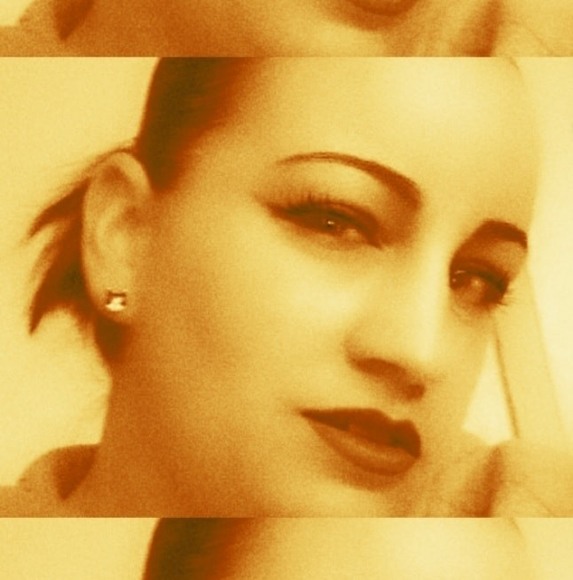 Profile Picture of Heather Omara (@heatheromara) on Poshmark