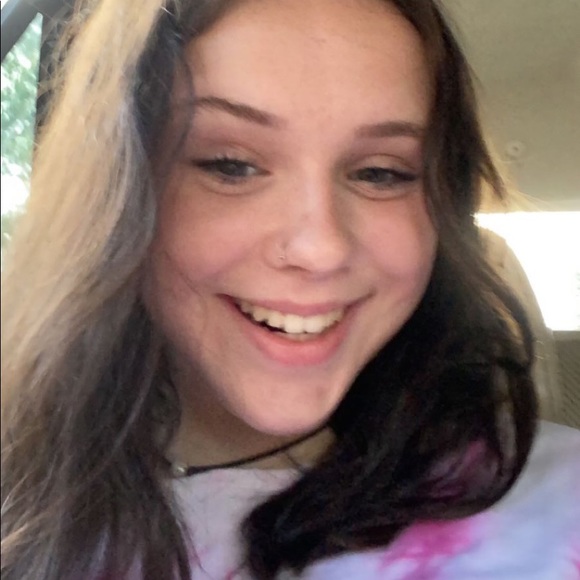 Kaitlyn Holt - Poshmark Profile Picture of Kaitlyn Holt (@kaitlynholt416) on Poshmark