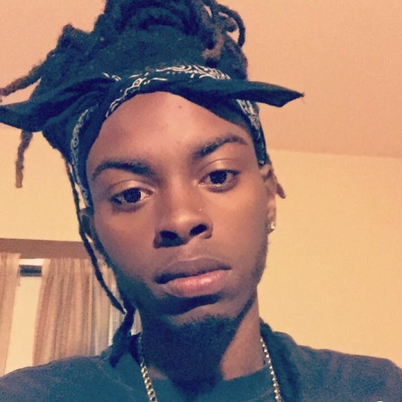 Profile Picture of Andrew Riley (@dru0315) on Poshmark