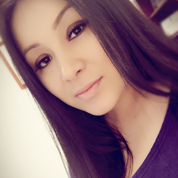 Profile Picture of Marilyn Salgado (@marilyns93) on Poshmark