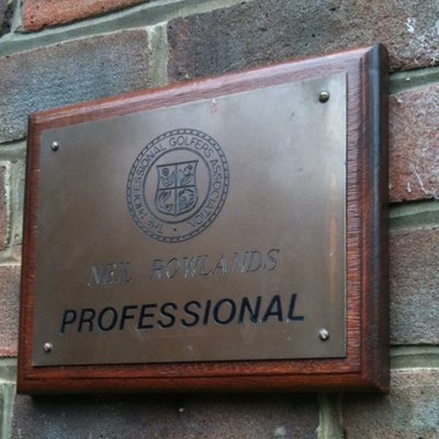Profile Picture of Neil Rowlands (@RowlyGolfPro) on Twitter