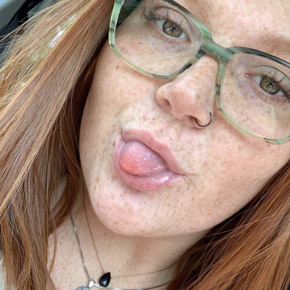 Emily Trionfi - Poshmark Profile Picture of Emily Trionfi (@etrionfi) on Poshmark