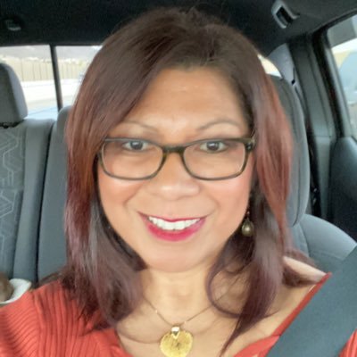 Profile Picture of Lisa Schlehuber (@96Aloha) on Twitter