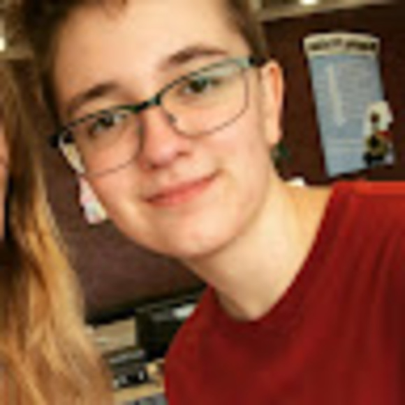 Profile Picture of Daniel Schneider (@lashedfever) on Poshmark