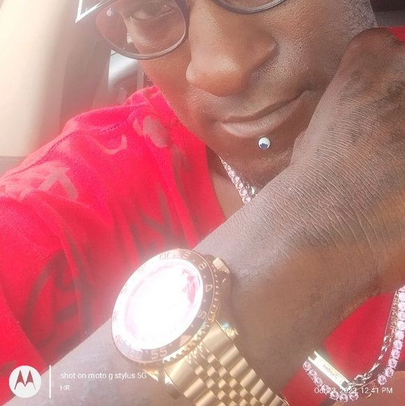 Profile Picture of Harrald Robinson (@10inchanchorman) on Poshmark