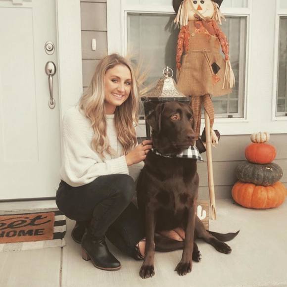 Profile Picture of Jeana Jeffries (@jeanajeffries1) on Poshmark