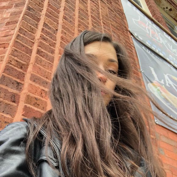 Profile Picture of Alexa Giterman (@alexagiterman) on Poshmark