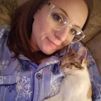 Profile Picture of Jenny Lynny 🍯 (@JennySroufe) on Twitter