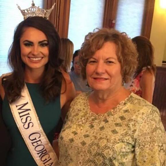 Profile Picture of Alice Beasley (@abeas50) on Poshmark