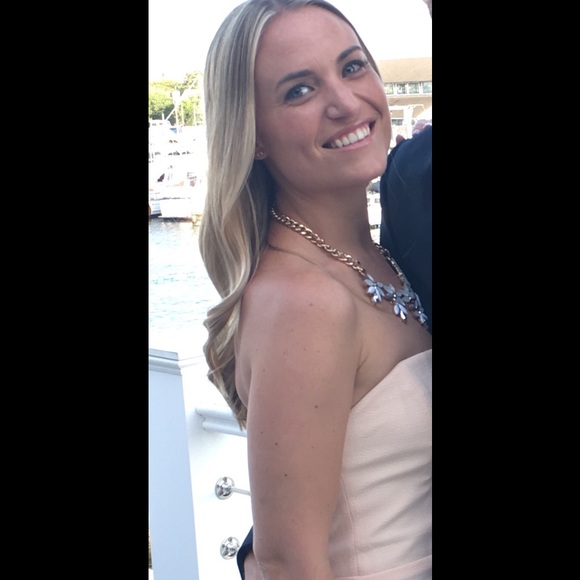 Profile Picture of Sara Mearsheimer (@saramearsh) on Poshmark