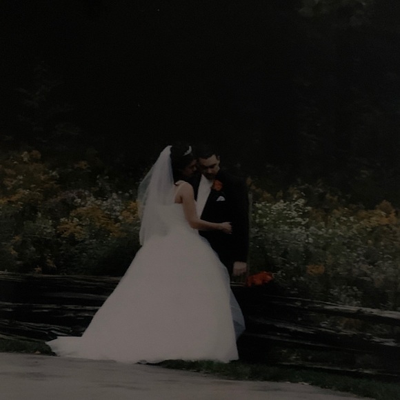 Profile Picture of Sarah Burden (@sarahburden04) on Poshmark