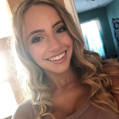 Profile Picture of Lindsey Freedman (@lins_freedmann) on Twitter