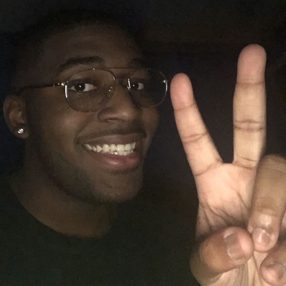 Profile Picture of Dallion Renfroe (@dallyisthename) on Poshmark