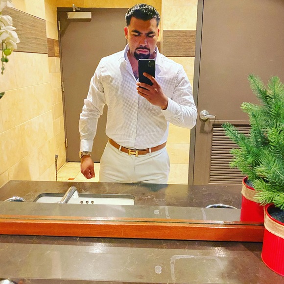 Profile Picture of Brian Juarez (@brianjuarez75) on Poshmark