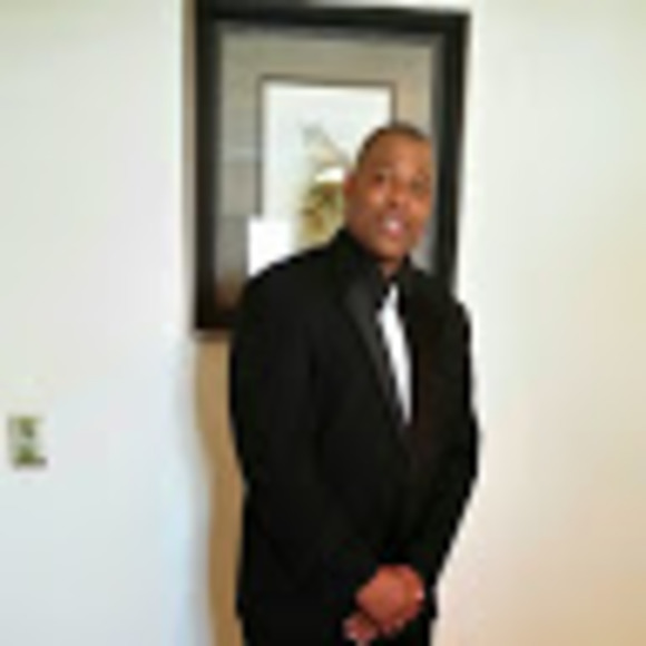 Profile Picture of Antonio Watson (@awatsonsr1836) on Poshmark