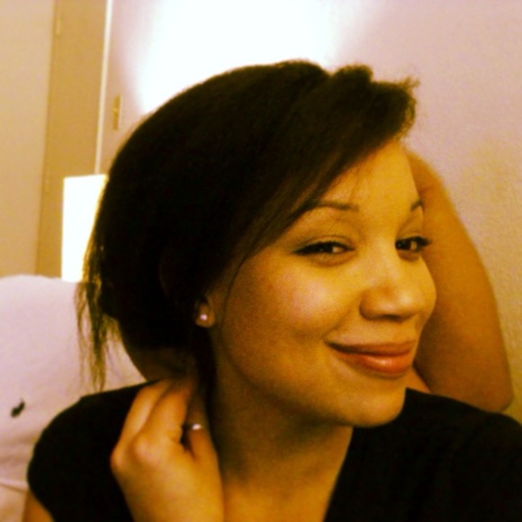 Profile Picture of Caroline Boyd (@cali_boo2935) on Poshmark