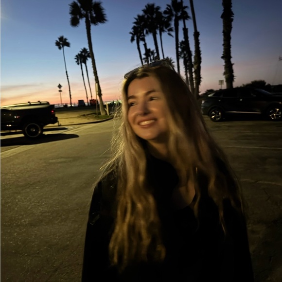 Profile Picture of Cheyenne Killackey (@c_killackey) on Poshmark