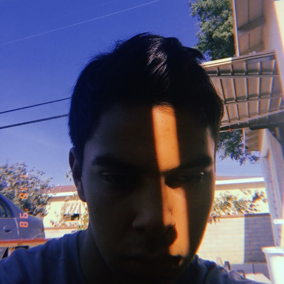 Profile Picture of Nijel Aranibar (@nijelnijel) on Poshmark