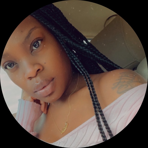 Profile Picture of Martika Lee (@mslee25) on Poshmark