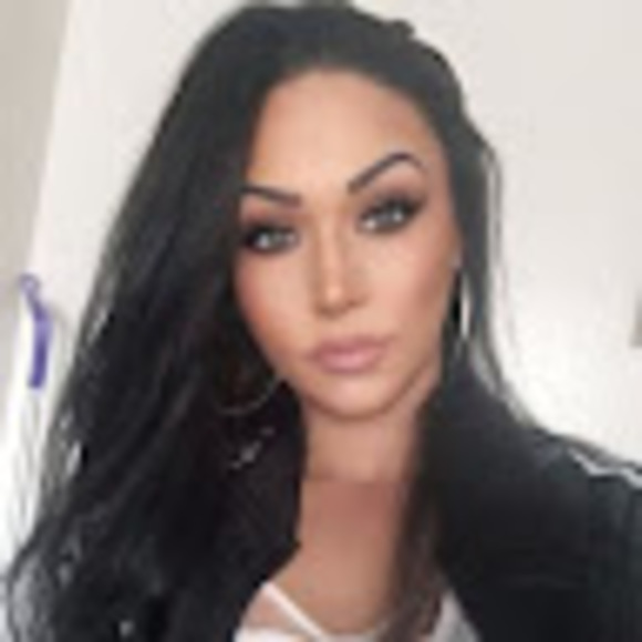 Profile Picture of Christy Lemings (@trixieangel281) on Poshmark