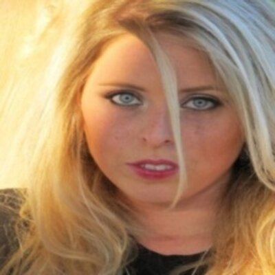 Profile Picture of Joyce Downs (@joycedownshpug) on Twitter
