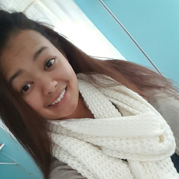 Profile Picture of Sheyenne Mckim (@shy_marie) on Poshmark