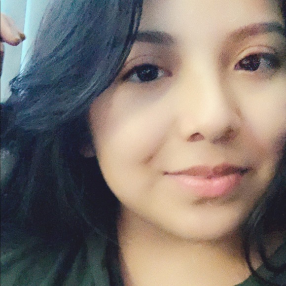 Profile Picture of Joana Gutierrez (@jj5518) on Poshmark