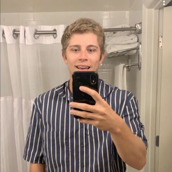 Profile Picture of Carson Wright (@cwright12440) on Poshmark