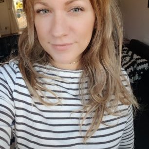 Profile Picture of Eleanorbowles (@eleanorbowles81) on Twitter