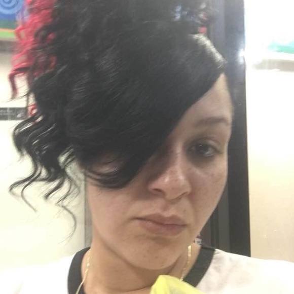 Profile Picture of Gabraielle Turner (@gabraiellet) on Poshmark