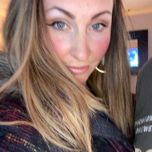 Profile Picture of Brooke Jesson (@beooketrout664) on Poshmark