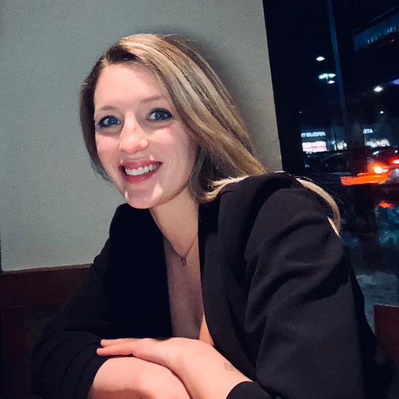 Profile Picture of Alexis Baumunk (@alexisraeb1994) on Poshmark